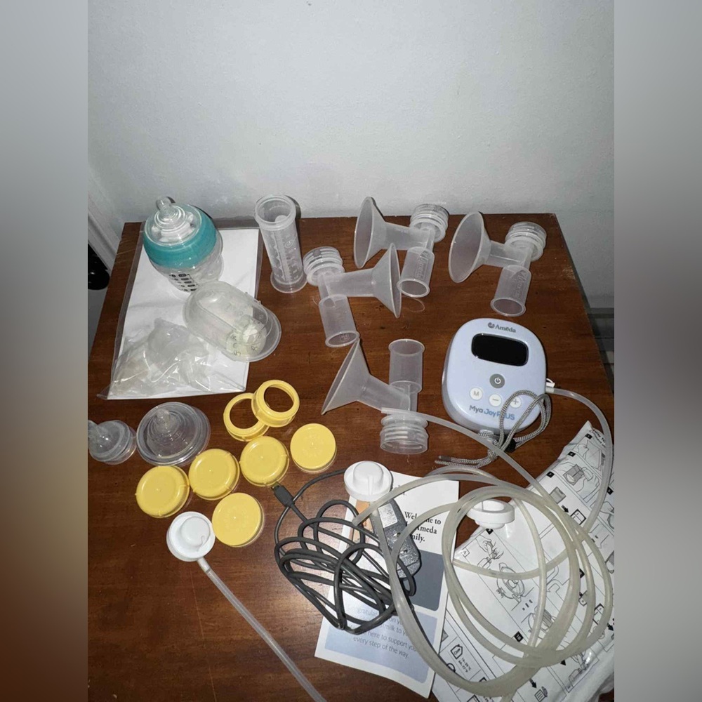 Ameda Mya Joy Plus electric pump plus lots of accessories bottle rack 2 bottles